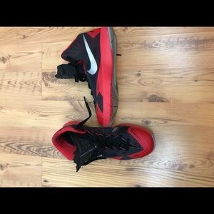 Nike Boys Size 7 basketball shoes Red Black